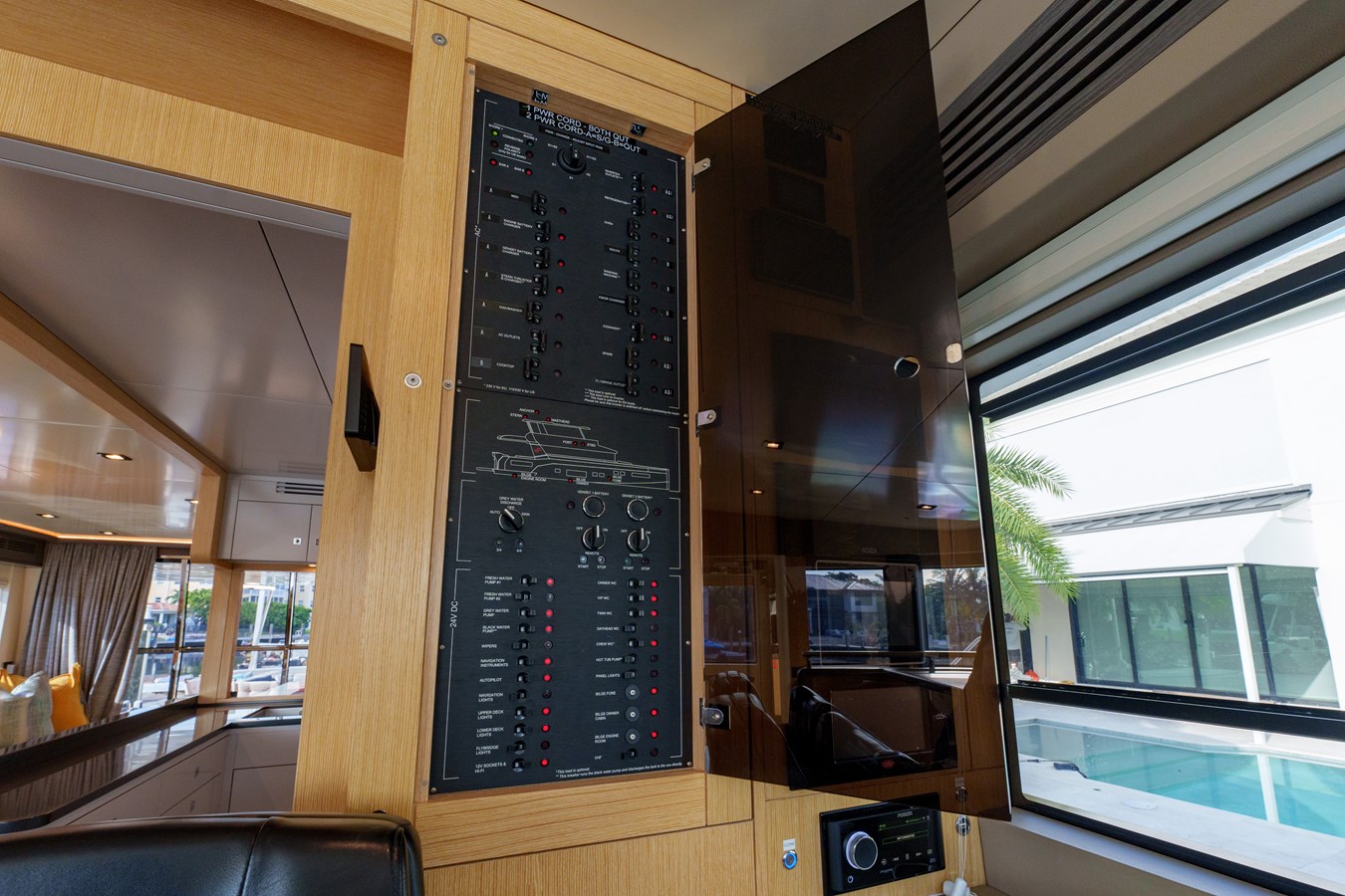 Sirena Motor Yacht FANTASEA For Sale