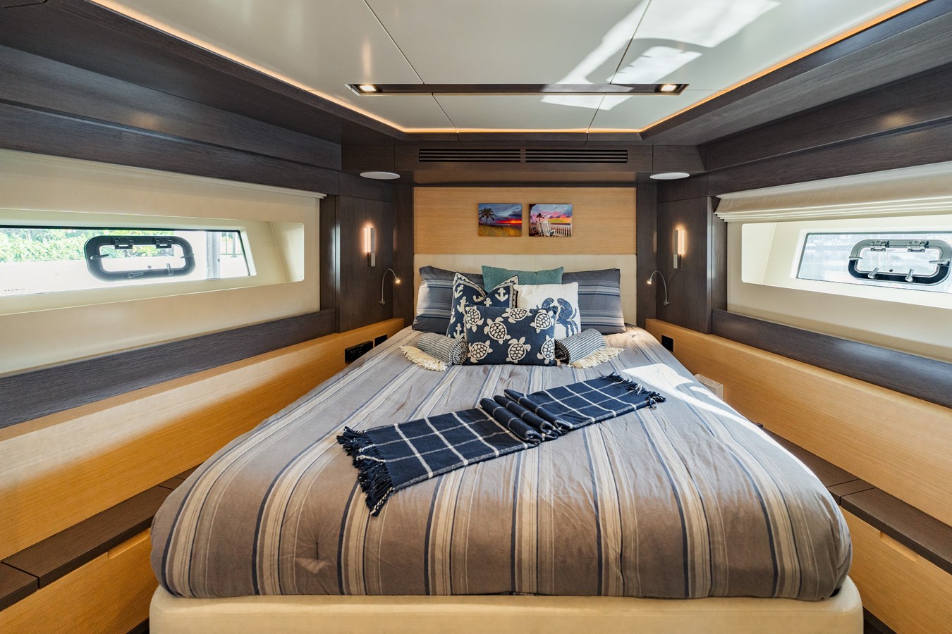 Sirena Motor Yacht FANTASEA For Sale