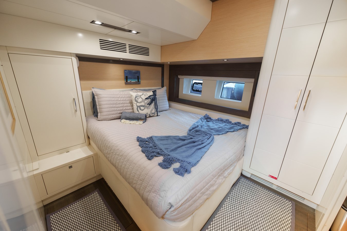 Sirena Motor Yacht FANTASEA For Sale