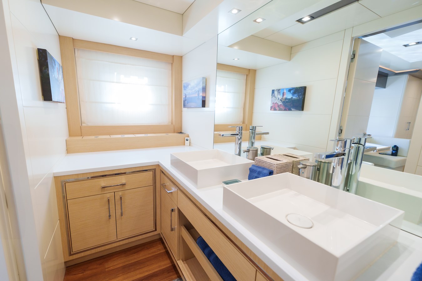 Sirena Motor Yacht FANTASEA For Sale