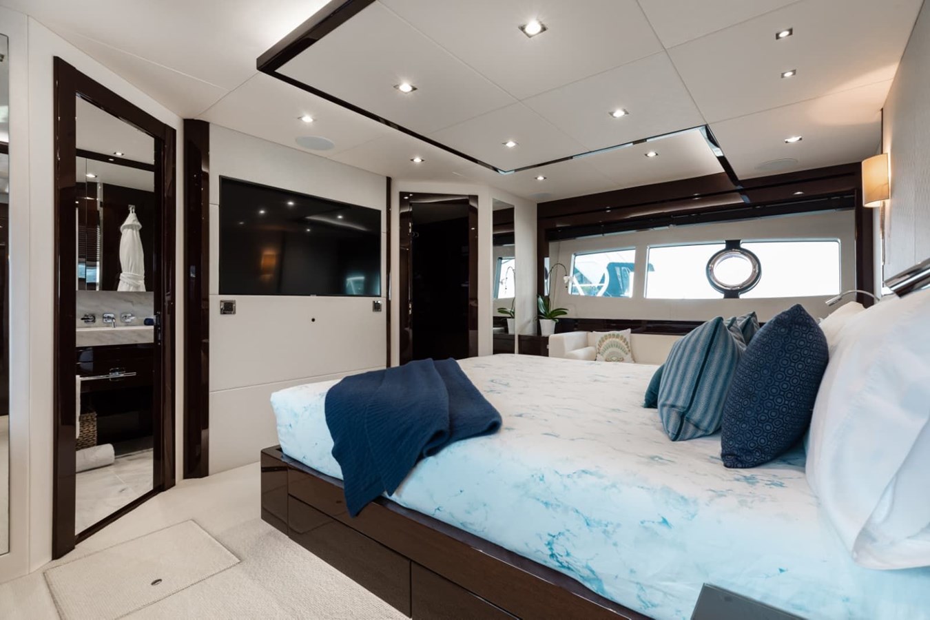 Sunseeker Motor Yacht 95 ft 2018 Sunseeker 95 Yacht, Mirracle For Sale