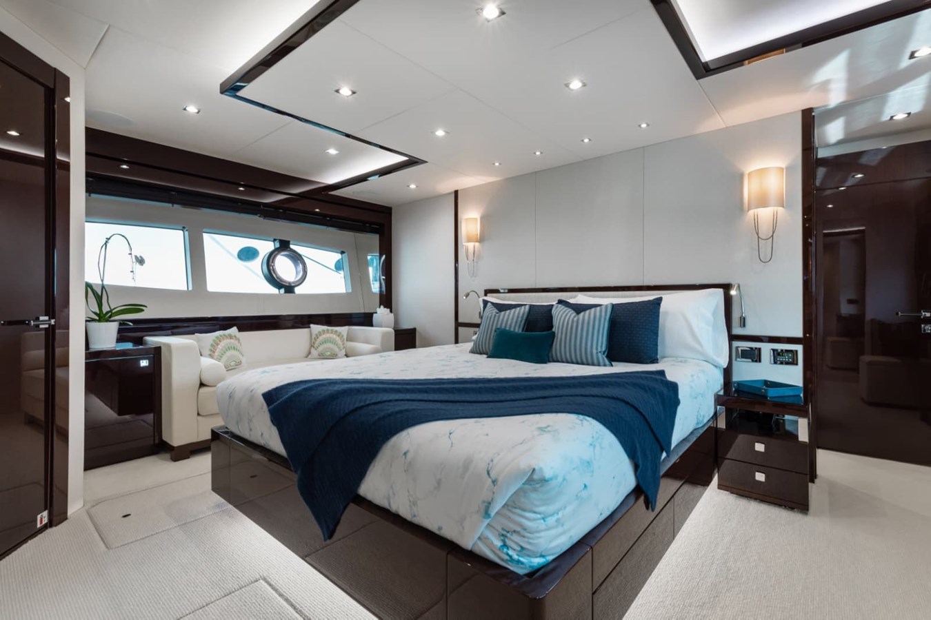 Sunseeker Motor Yacht 95 ft 2018 Sunseeker 95 Yacht, Mirracle For Sale
