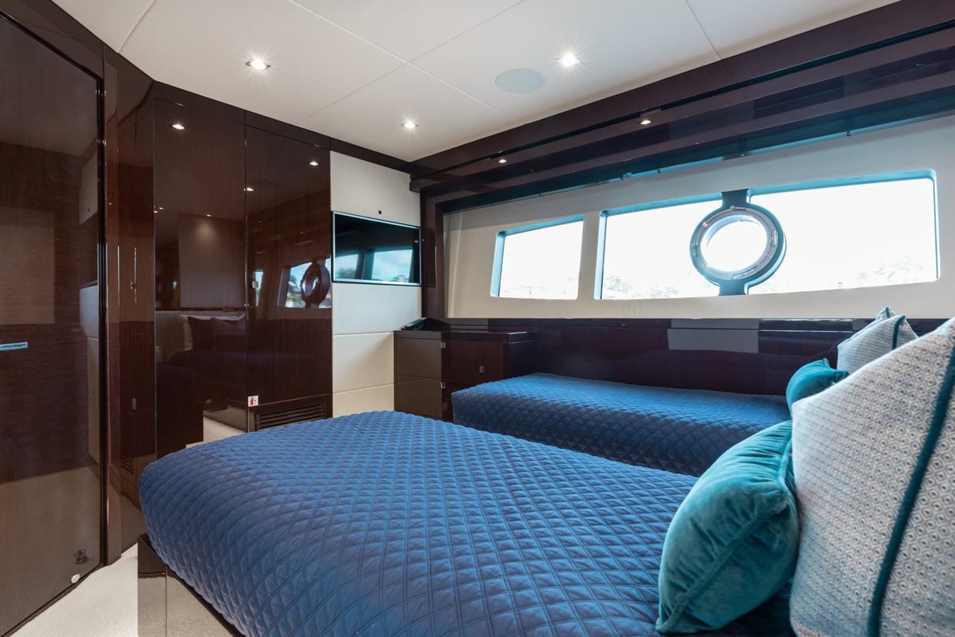 Sunseeker Motor Yacht 95 ft 2018 Sunseeker 95 Yacht, Mirracle For Sale