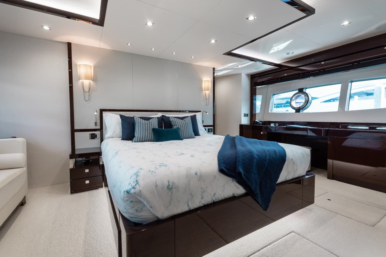 Sunseeker Motor Yacht 95 ft 2018 Sunseeker 95 Yacht, Mirracle For Sale