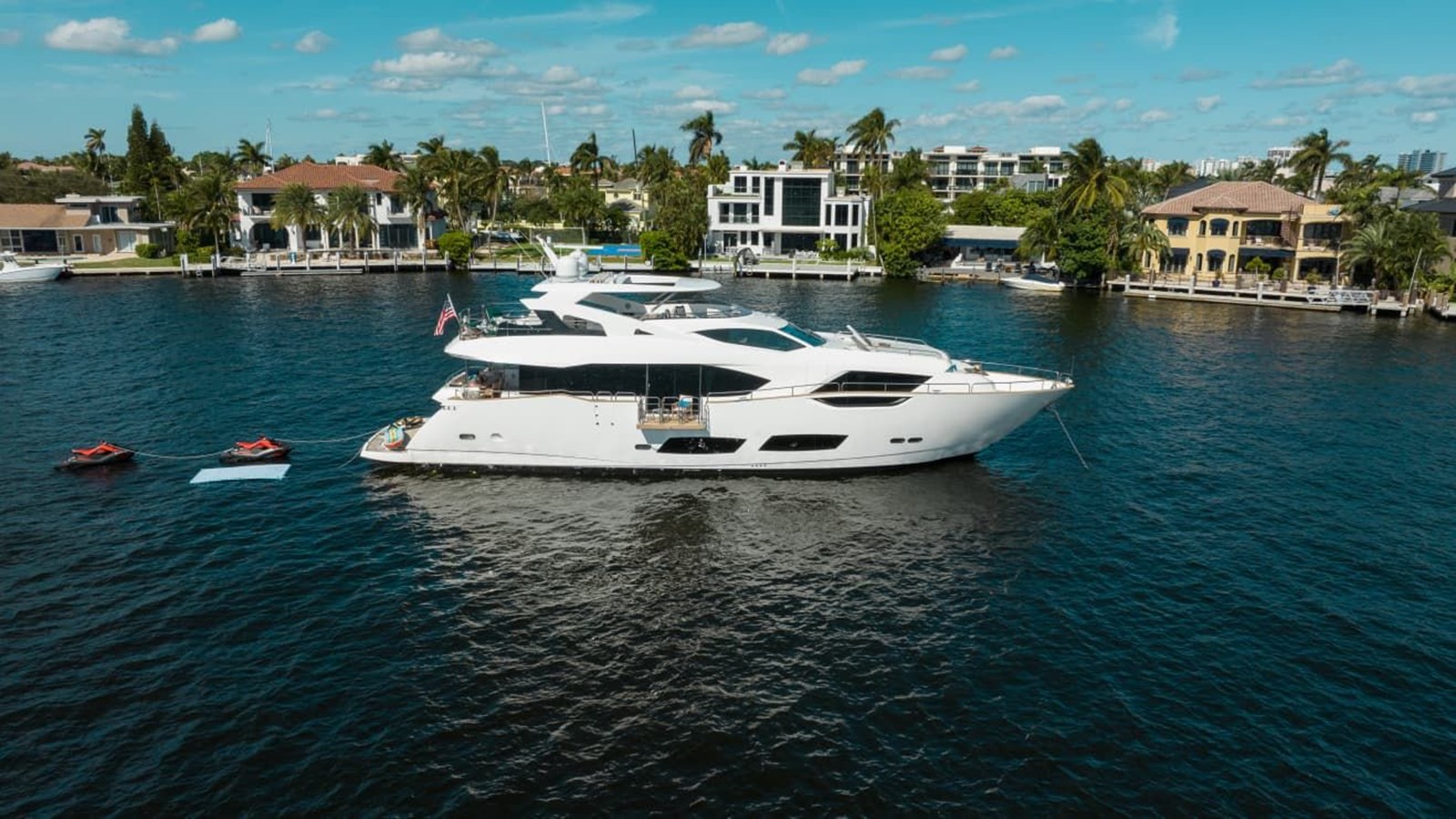 Sunseeker Motor Yacht 95 ft 2018 Sunseeker 95 Yacht, Mirracle For Sale