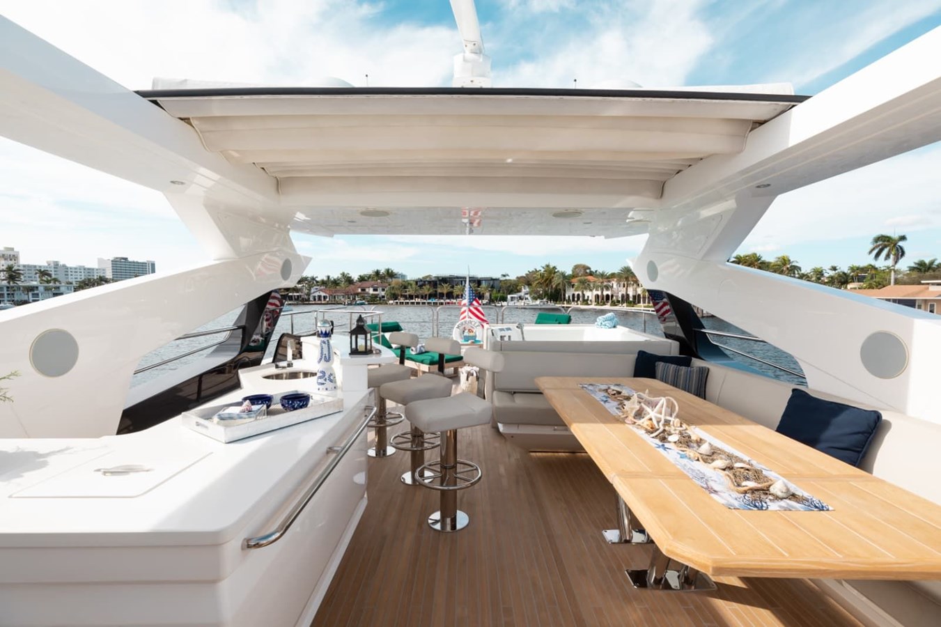 Sunseeker Motor Yacht 95 ft 2018 Sunseeker 95 Yacht, Mirracle For Sale