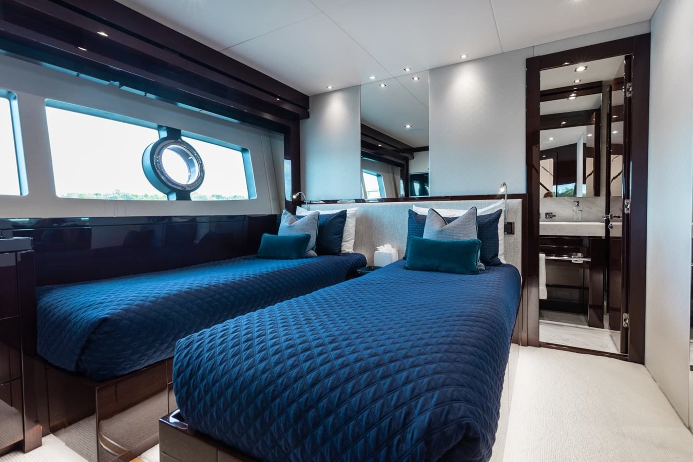 Sunseeker Motor Yacht 95 ft 2018 Sunseeker 95 Yacht, Mirracle For Sale