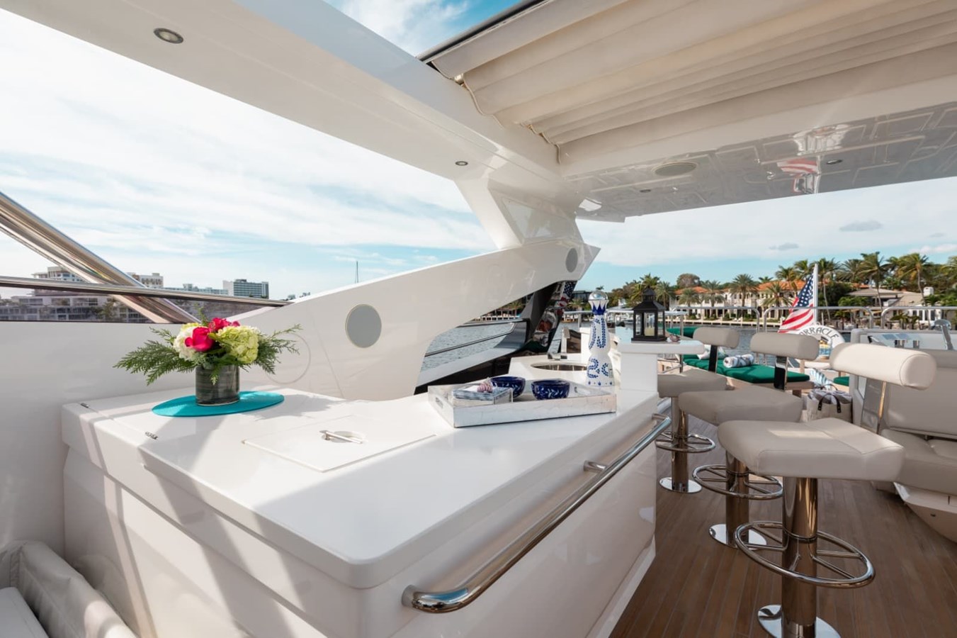 Sunseeker Motor Yacht 95 ft 2018 Sunseeker 95 Yacht, Mirracle For Sale