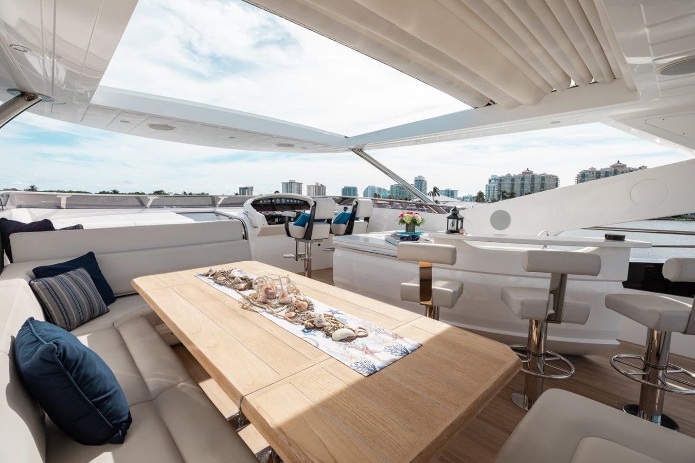 Sunseeker Motor Yacht 95 ft 2018 Sunseeker 95 Yacht, Mirracle For Sale