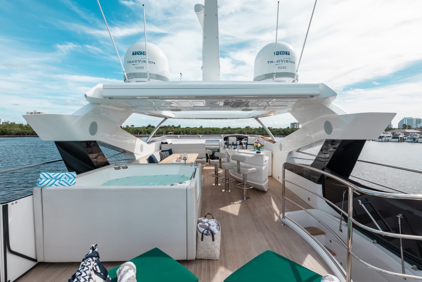 Sunseeker Motor Yacht 95 ft 2018 Sunseeker 95 Yacht, Mirracle For Sale
