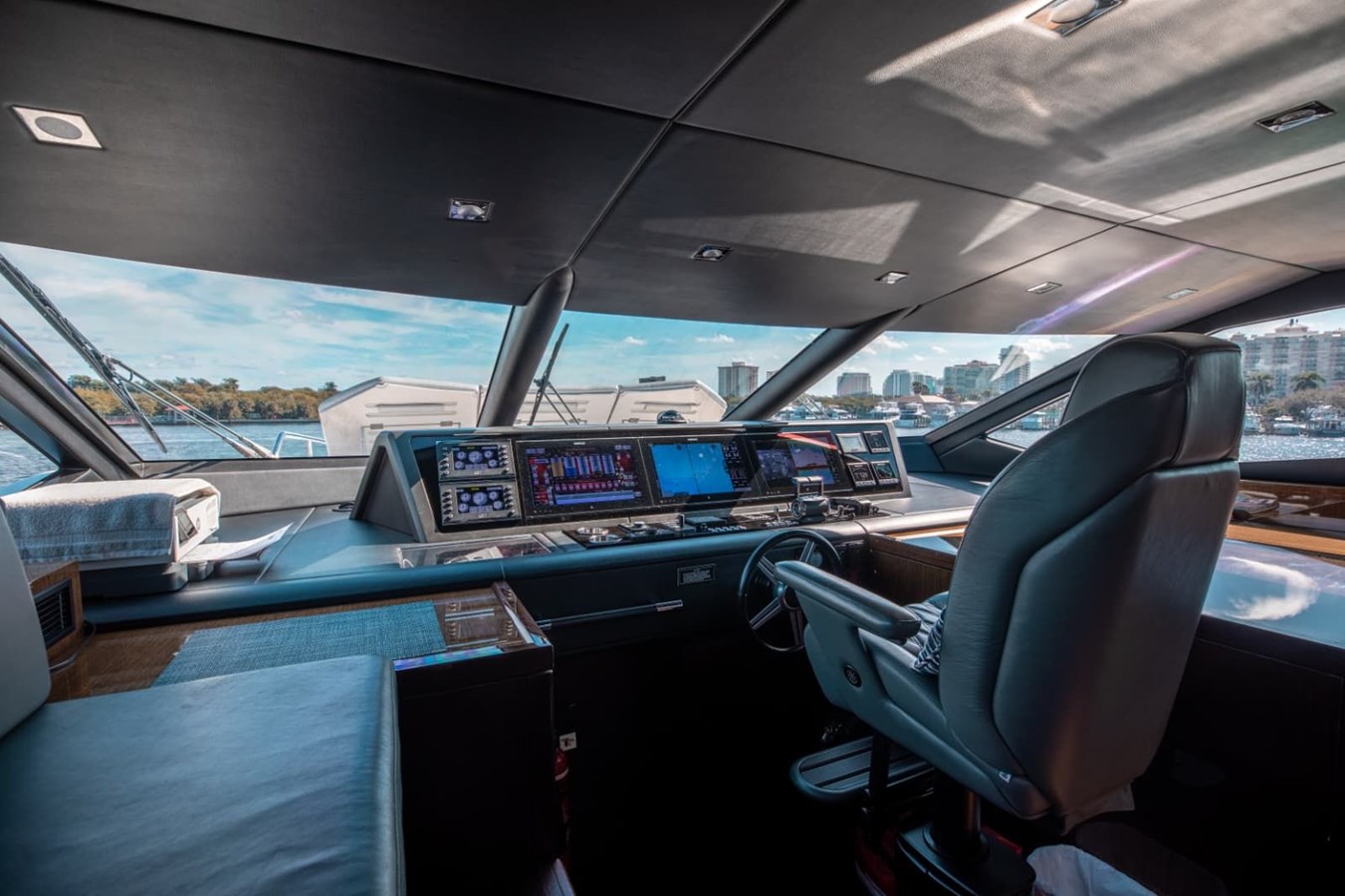 Sunseeker Motor Yacht 95 ft 2018 Sunseeker 95 Yacht, Mirracle For Sale