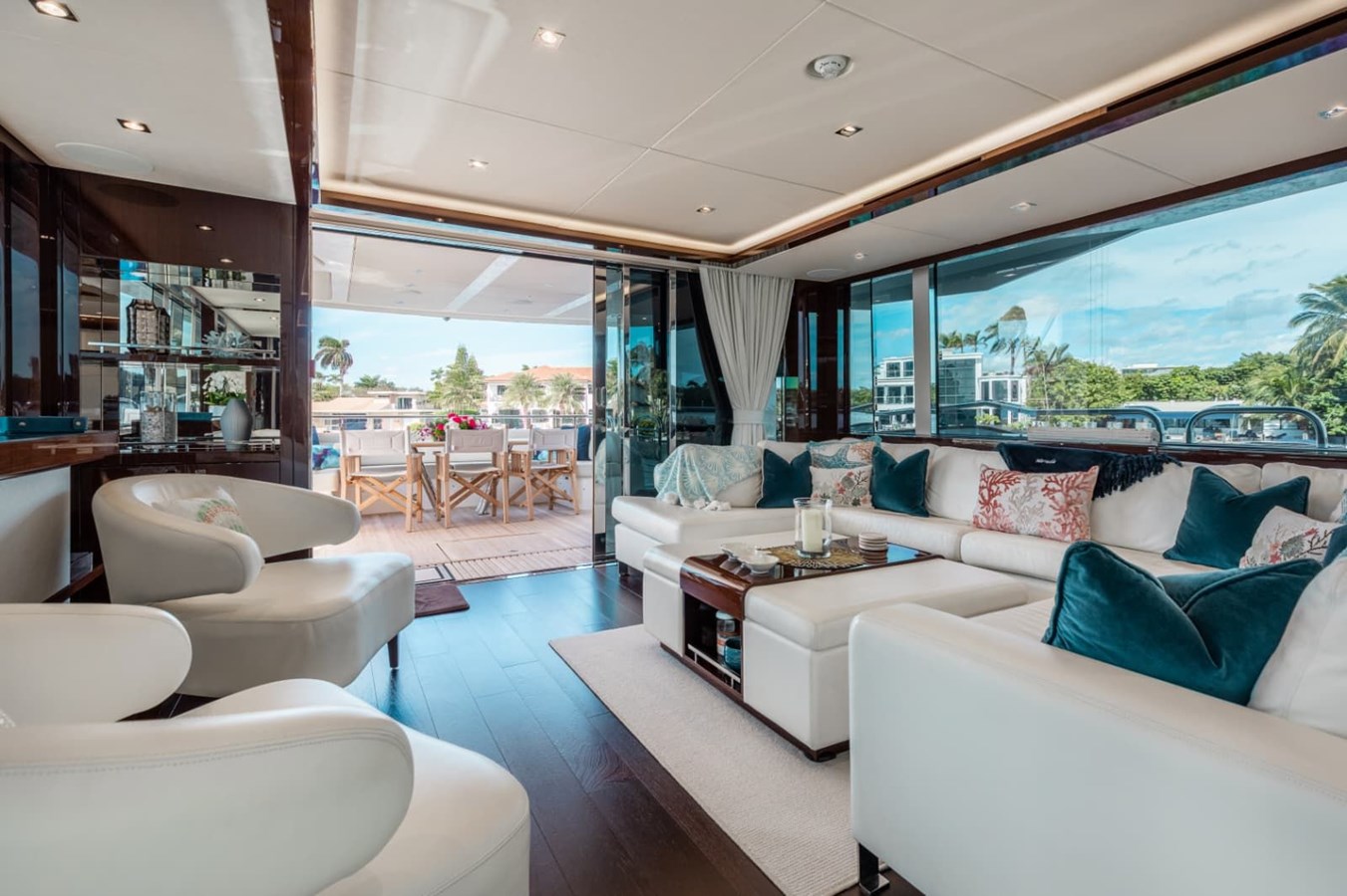 Sunseeker Motor Yacht 95 ft 2018 Sunseeker 95 Yacht, Mirracle For Sale
