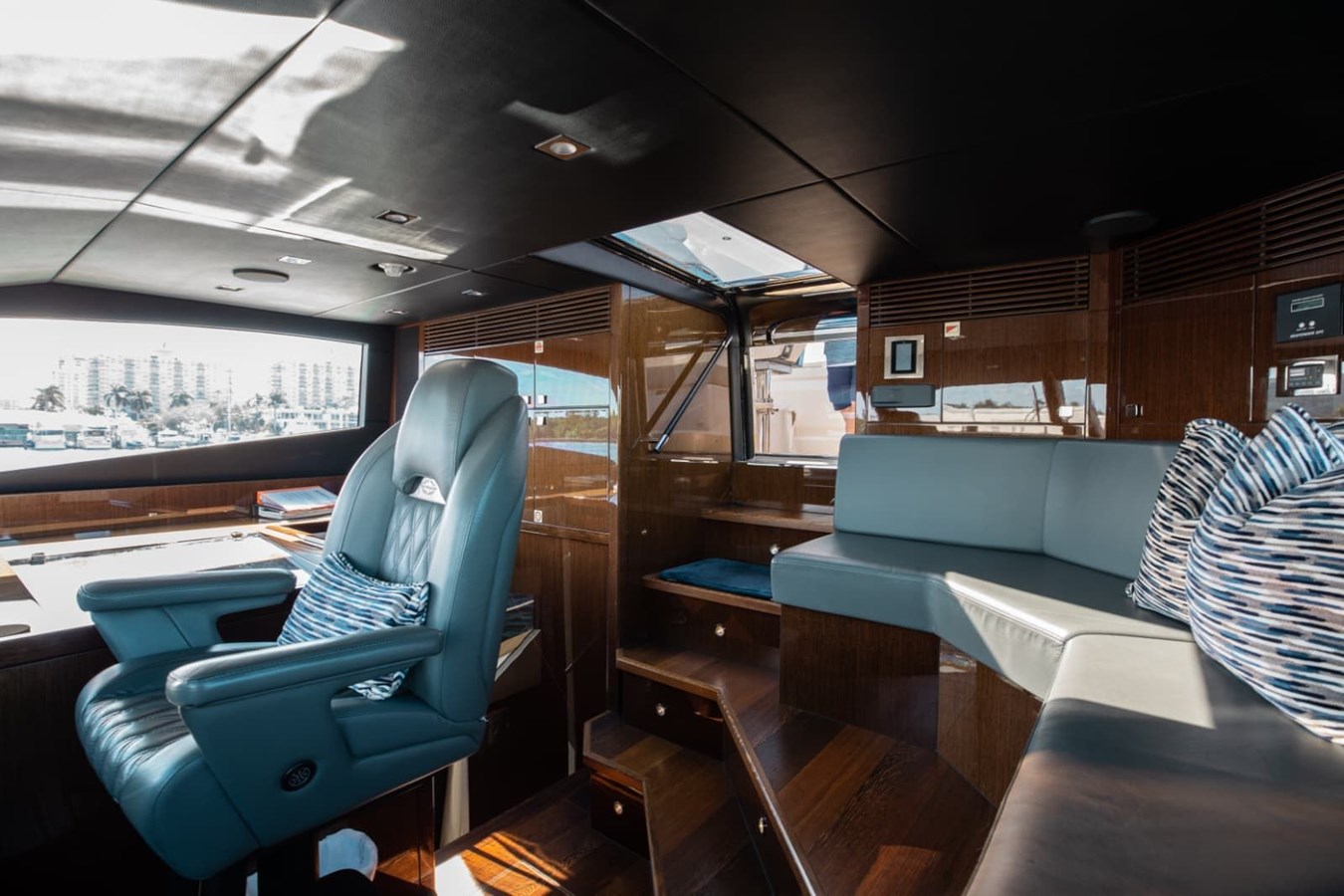 Sunseeker Motor Yacht 95 ft 2018 Sunseeker 95 Yacht, Mirracle For Sale