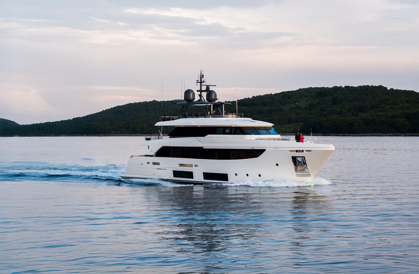 Custom Line Motor Yacht SK For Sale