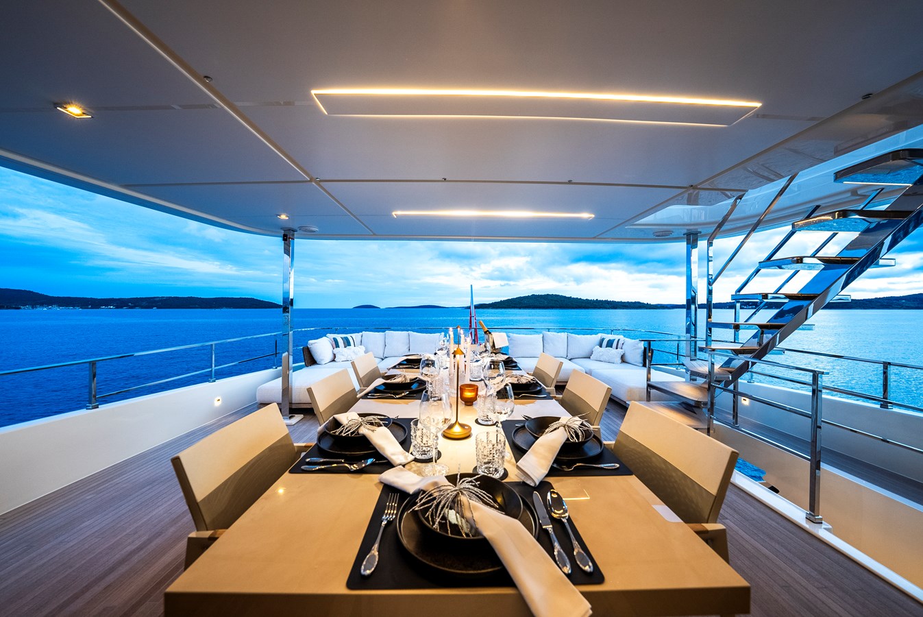 Custom Line Motor Yacht SK For Sale