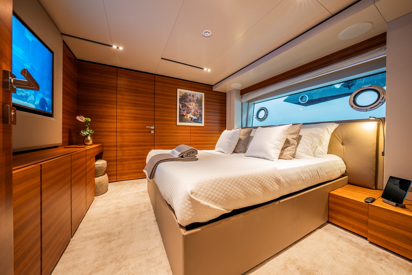 Custom Line Motor Yacht SK For Sale
