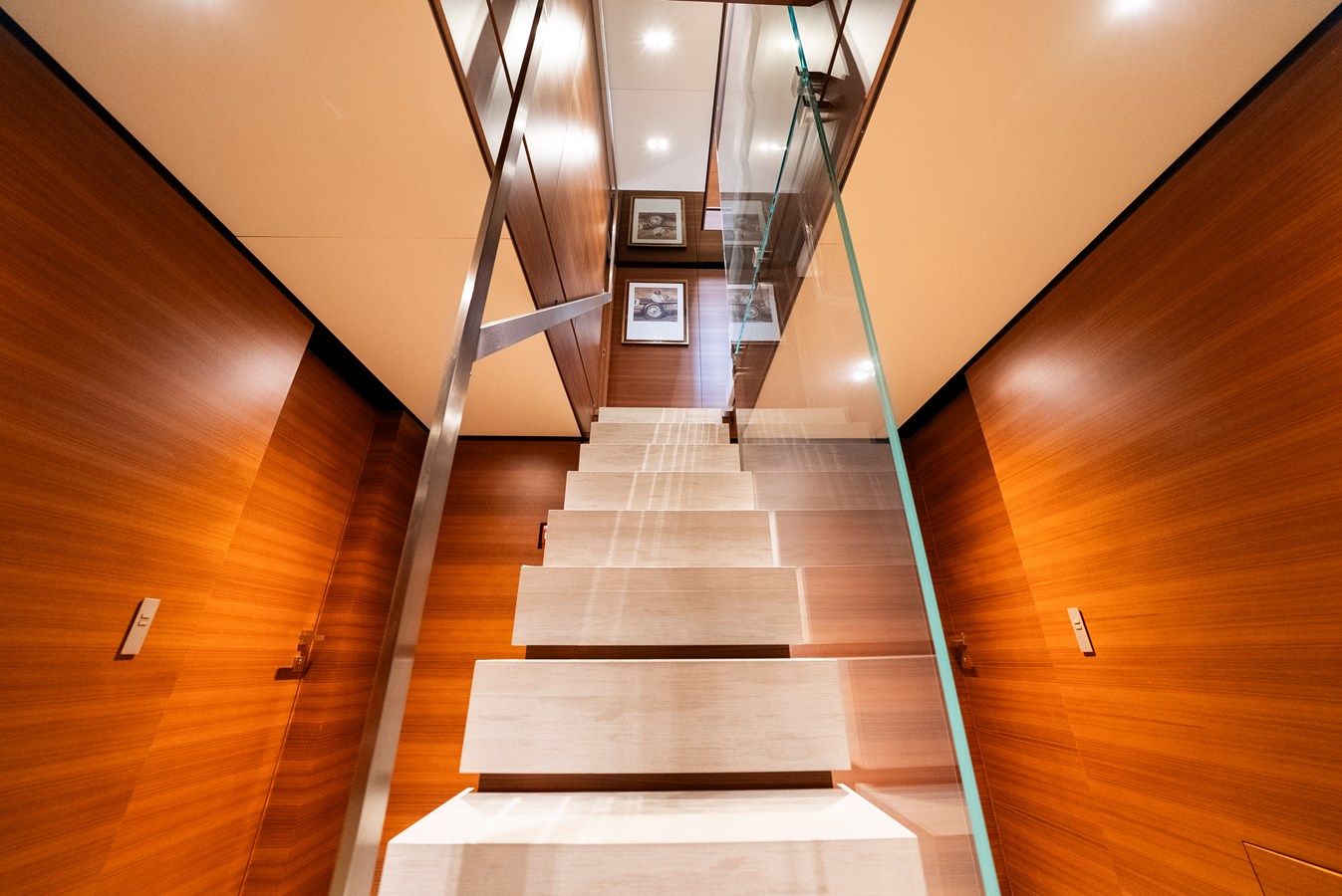 Custom Line Motor Yacht SK For Sale