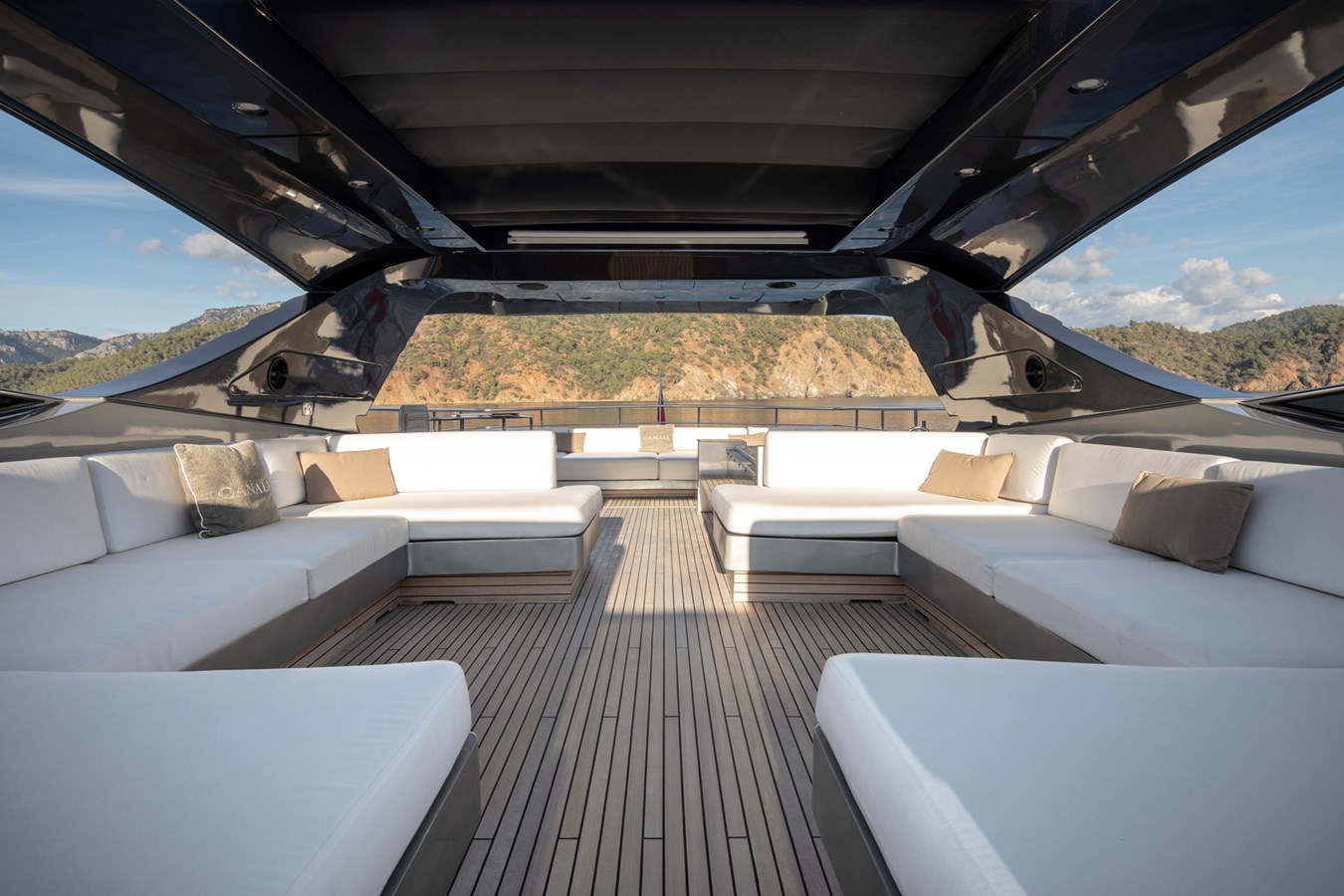 Canados Motor Yacht CANALI For Sale