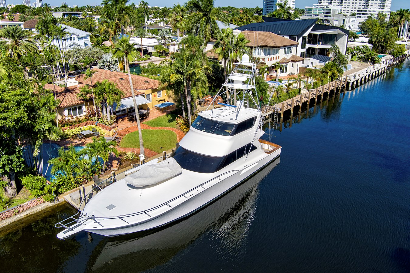 Viking Motor Yacht VKY74038A808 For Sale