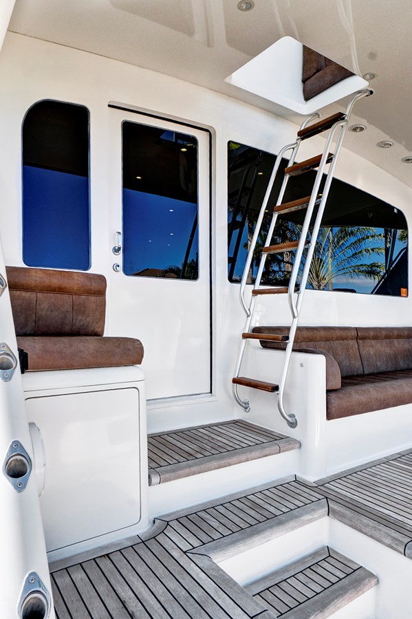 Viking Motor Yacht VKY74038A808 For Sale