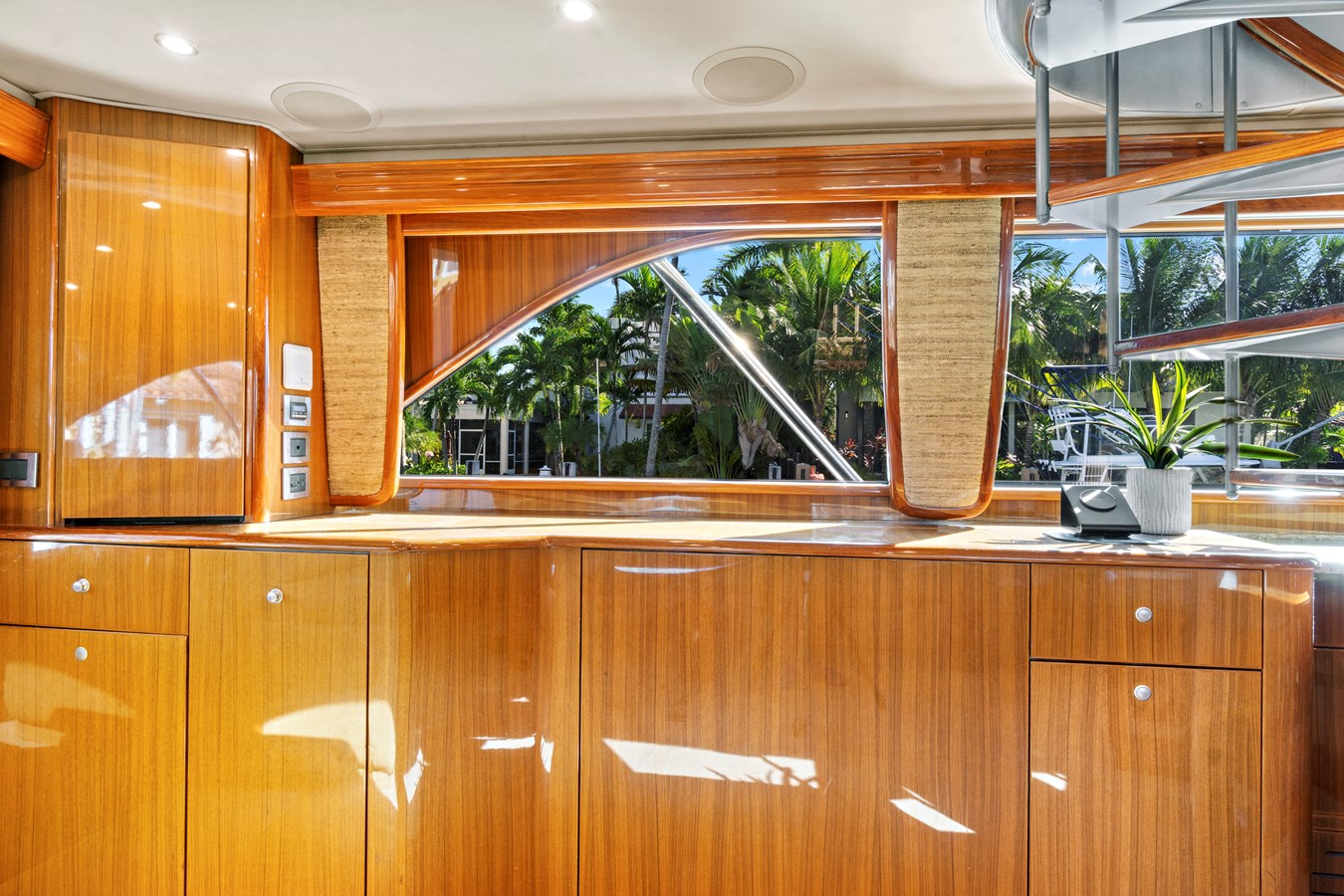 Viking Motor Yacht VKY74038A808 For Sale