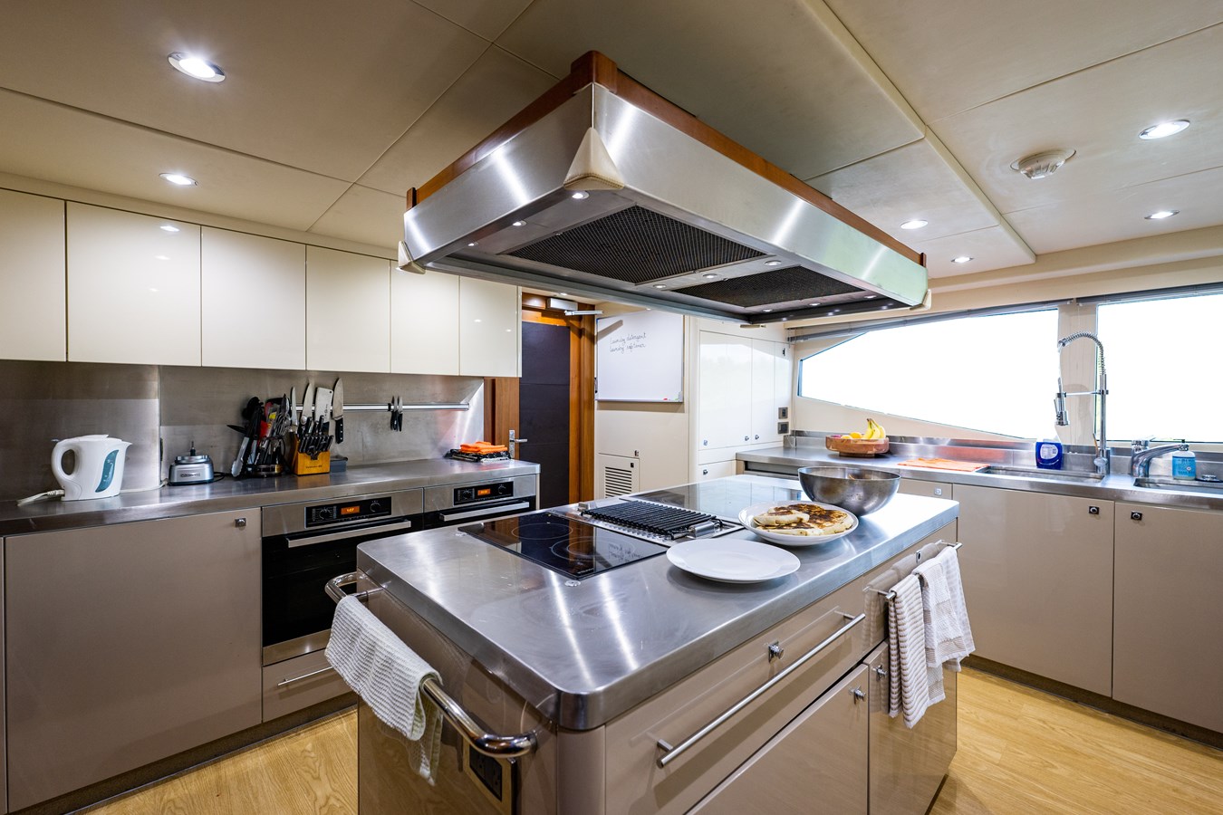 Sunseeker Motor Yacht ABOUT TIME For Sale