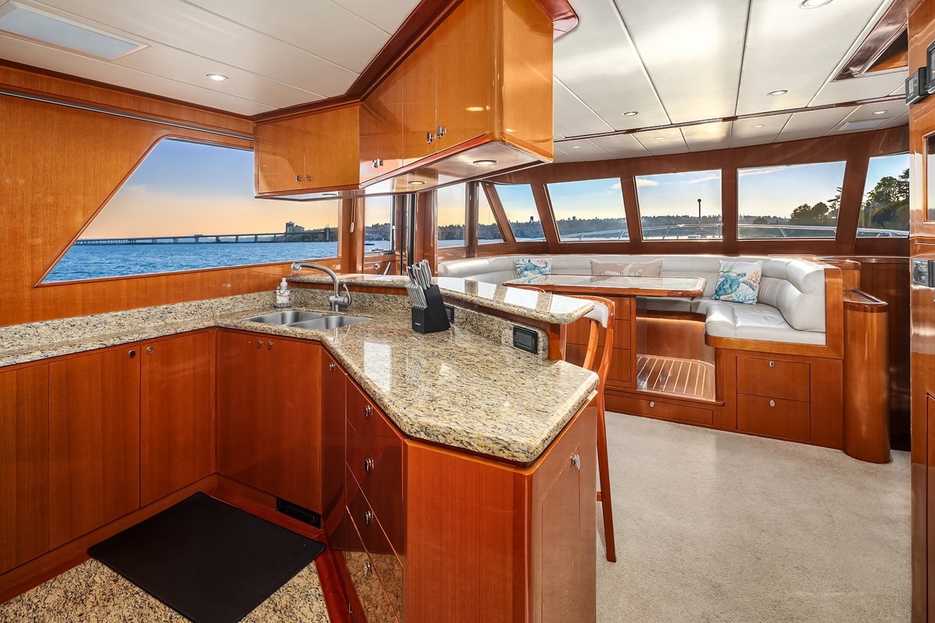 Hampton Yachts Motor Yacht LA BELLA VITA II For Sale