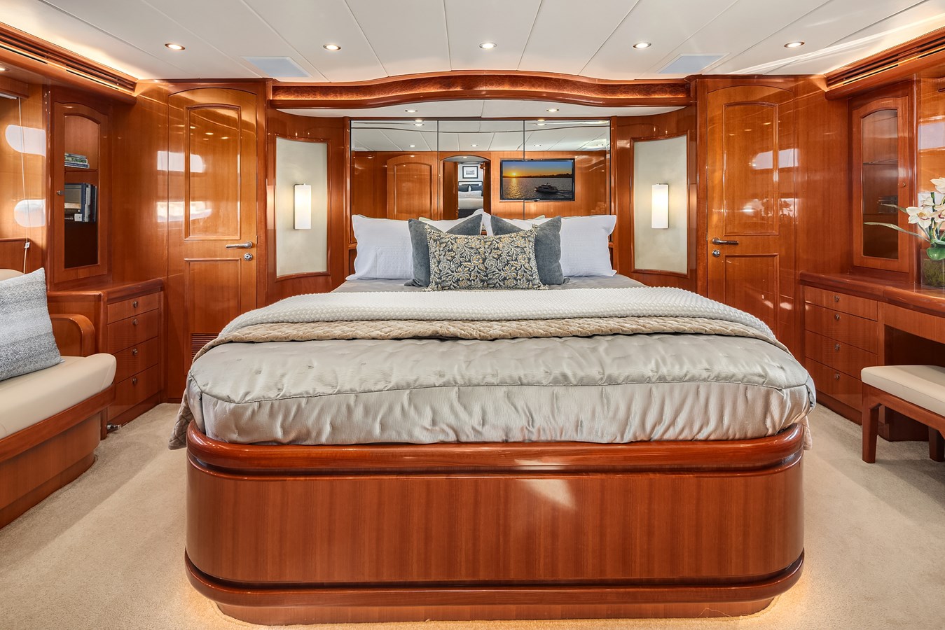 Hampton Yachts Motor Yacht LA BELLA VITA II For Sale