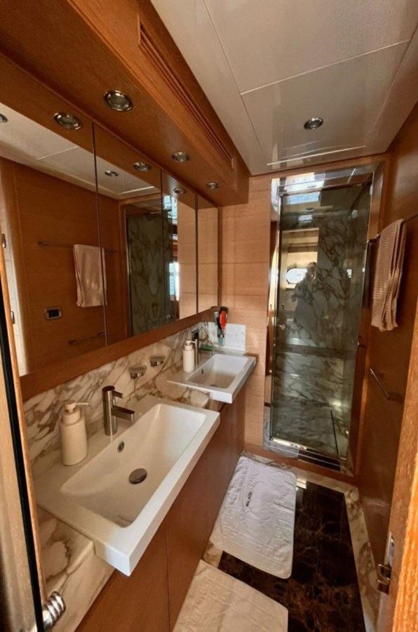 Custom Line Motor Yacht MISS ADO For Sale