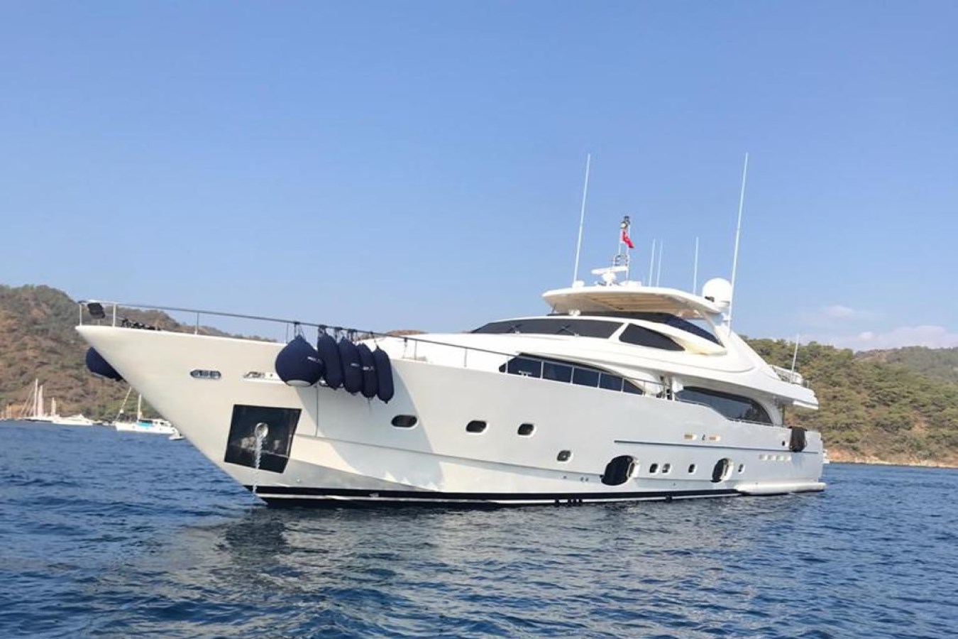 Custom Line Motor Yacht MISS ADO For Sale