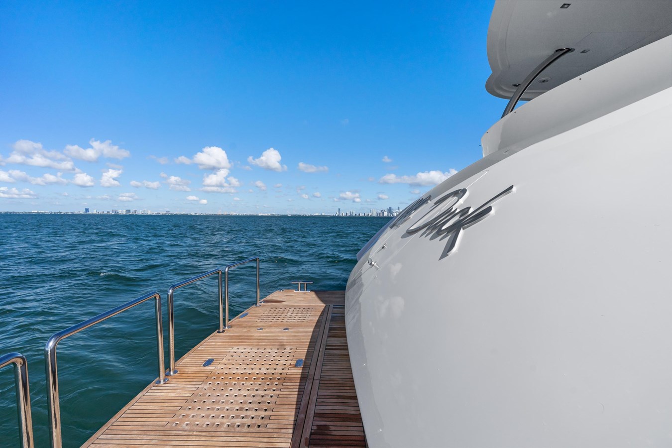 Horizon Yachts Motor Yacht WILD DUCK For Sale