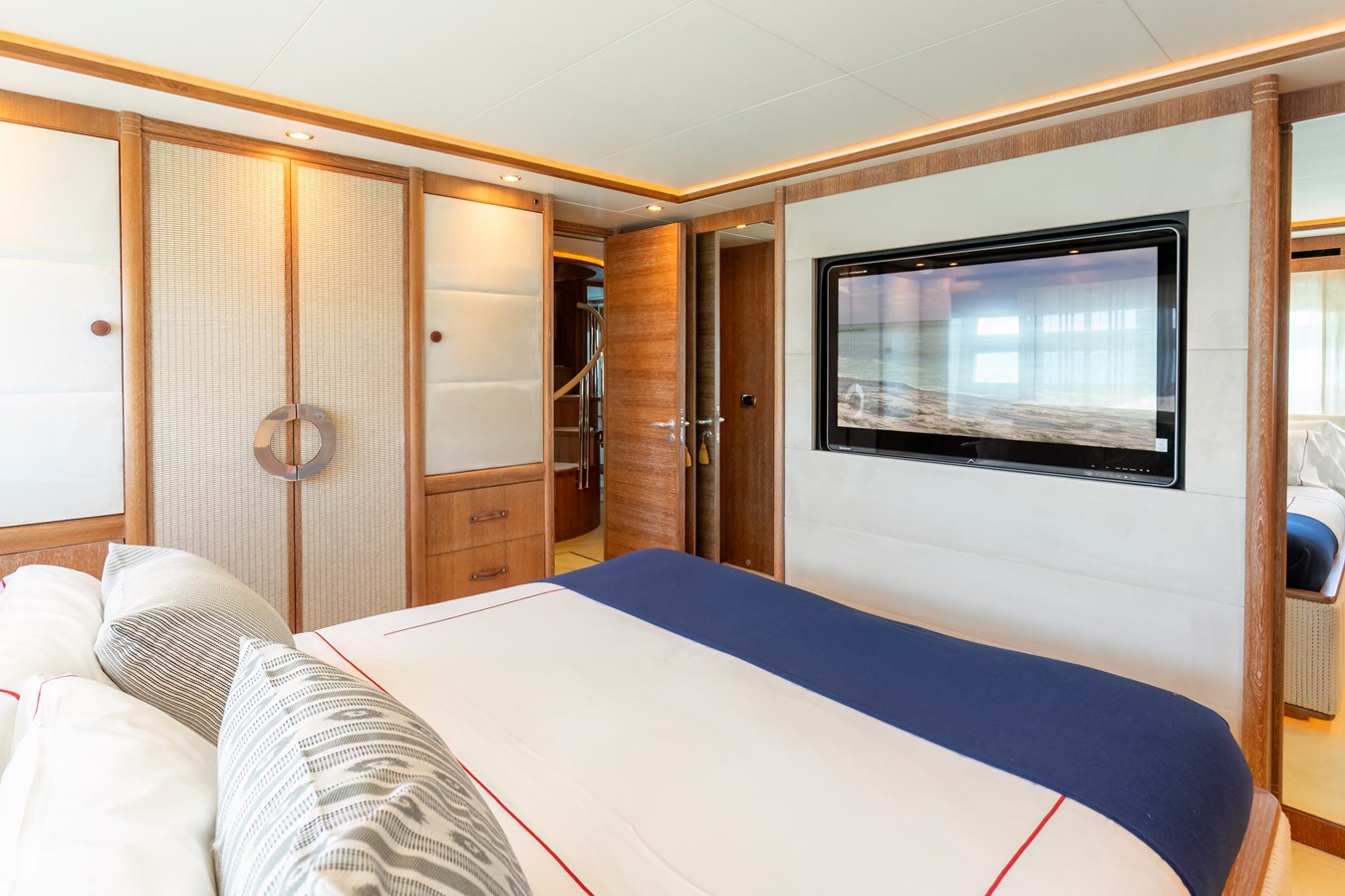Astilleros Astondoa Motor Yacht B TWO For Sale