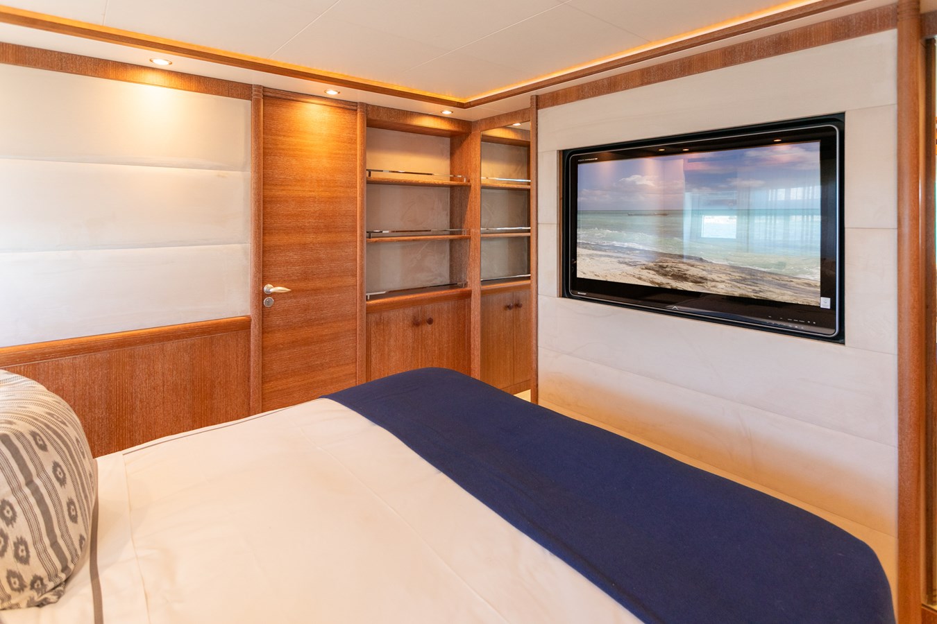 Astilleros Astondoa Motor Yacht B TWO For Sale