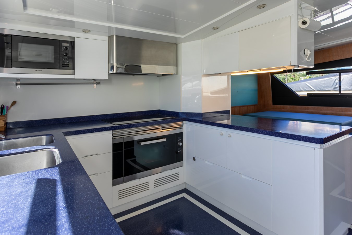 Astilleros Astondoa Motor Yacht B TWO For Sale