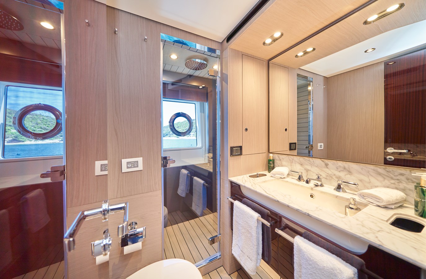 Azimut Yachts Motor Yacht ALUMINIA TOO For Sale