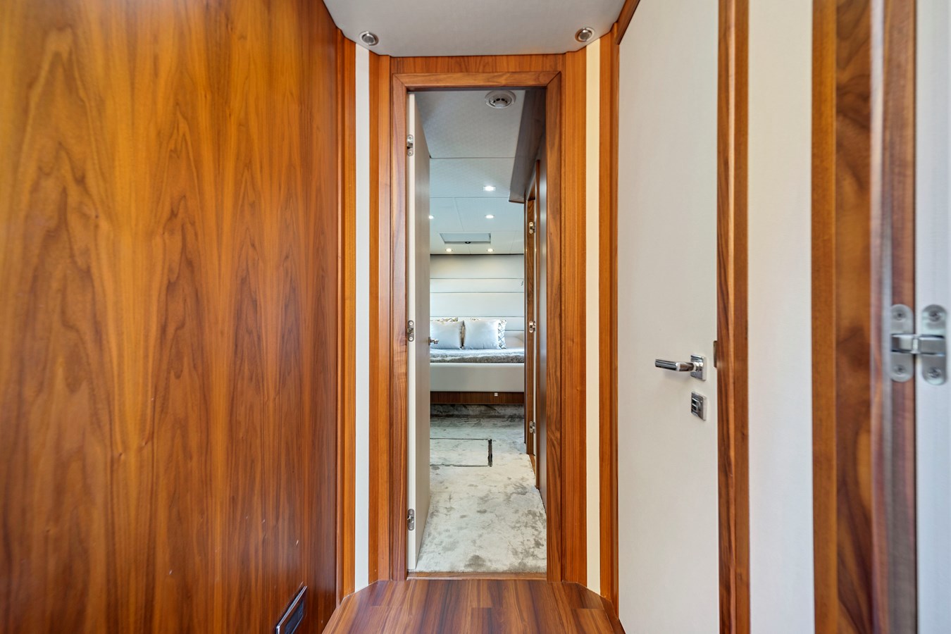 Sunseeker Motor Yacht GBXSK84PRD13 For Sale