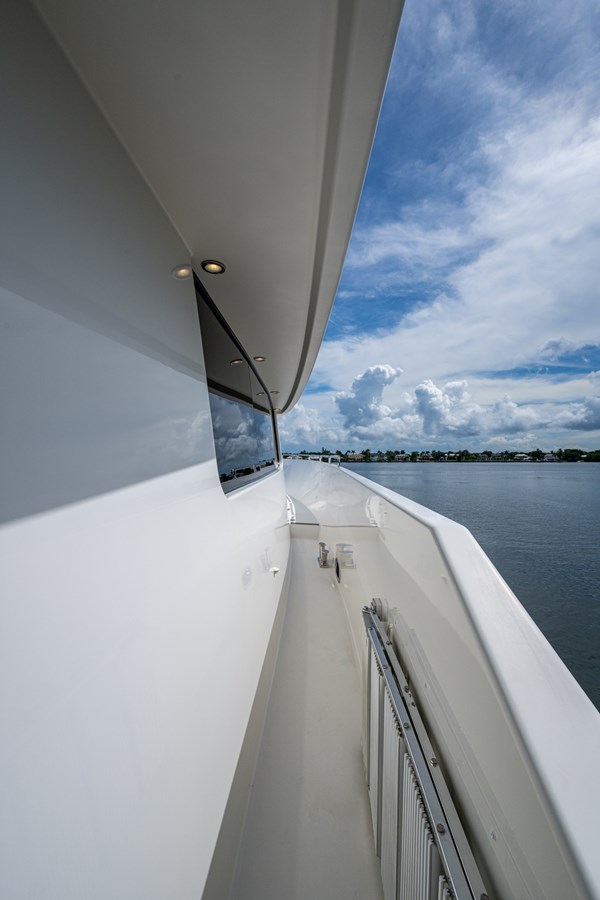 Westport Motor Yacht Lila Cuy For Sale