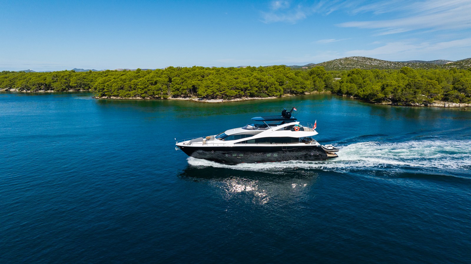 Sunseeker Motor Yacht Black Mamba For Sale