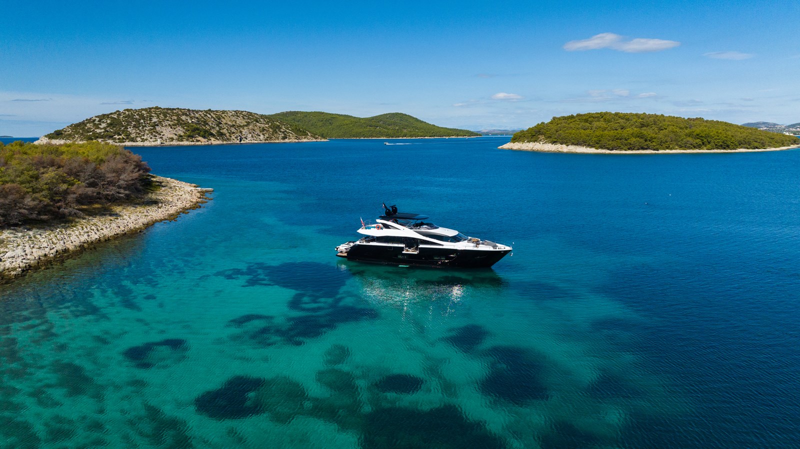 Sunseeker Motor Yacht Black Mamba For Sale