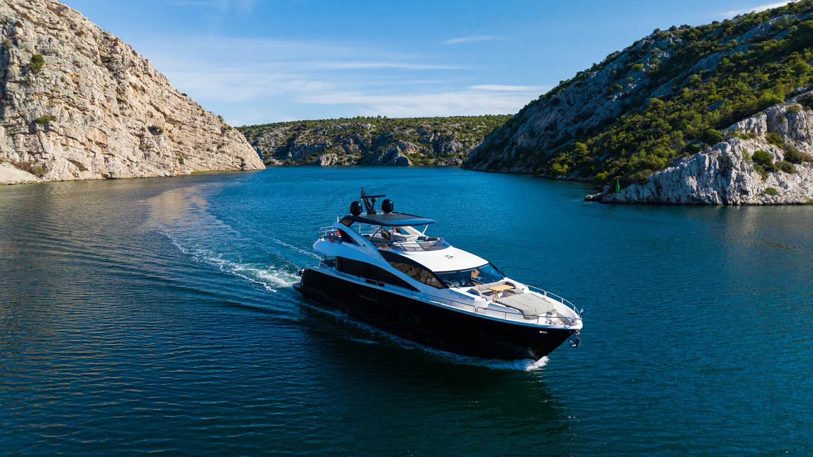 Sunseeker Motor Yacht Black Mamba For Sale