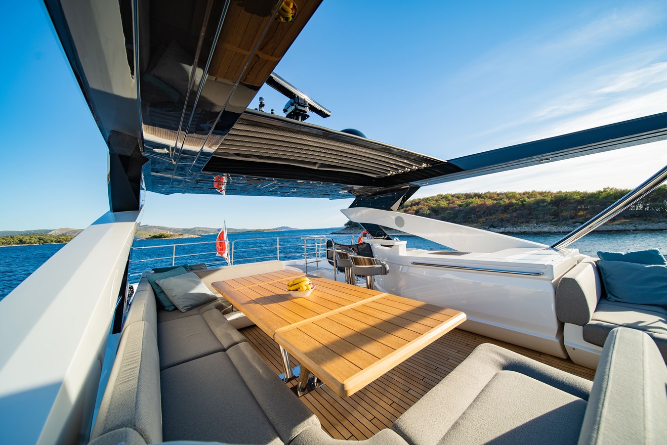 Sunseeker Motor Yacht Black Mamba For Sale