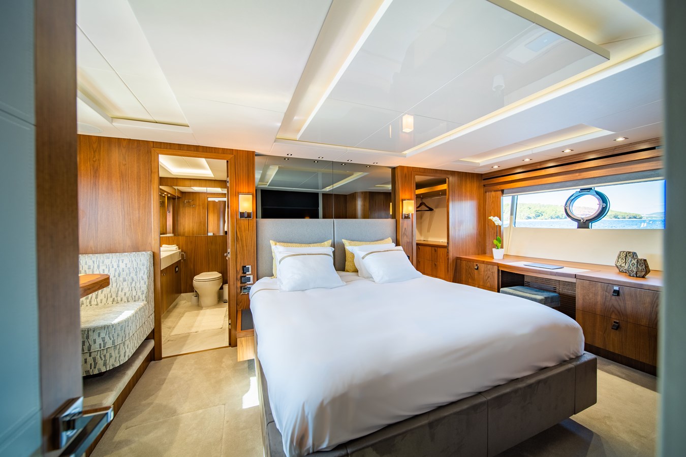 Sunseeker Motor Yacht Black Mamba For Sale