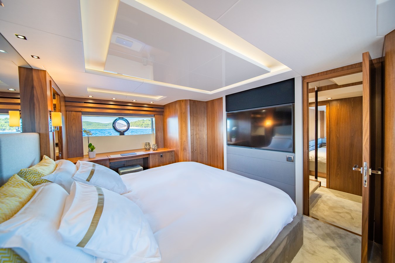 Sunseeker Motor Yacht Black Mamba For Sale