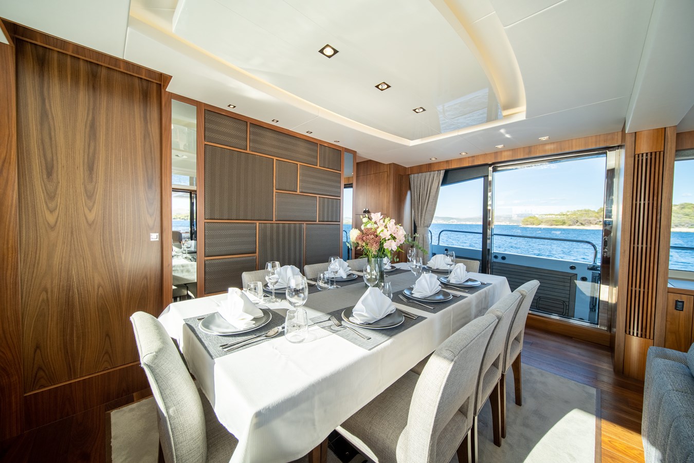 Sunseeker Motor Yacht Black Mamba For Sale