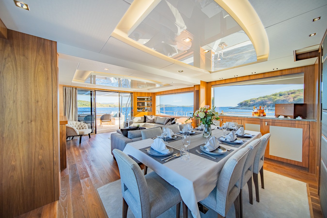 Sunseeker Motor Yacht Black Mamba For Sale