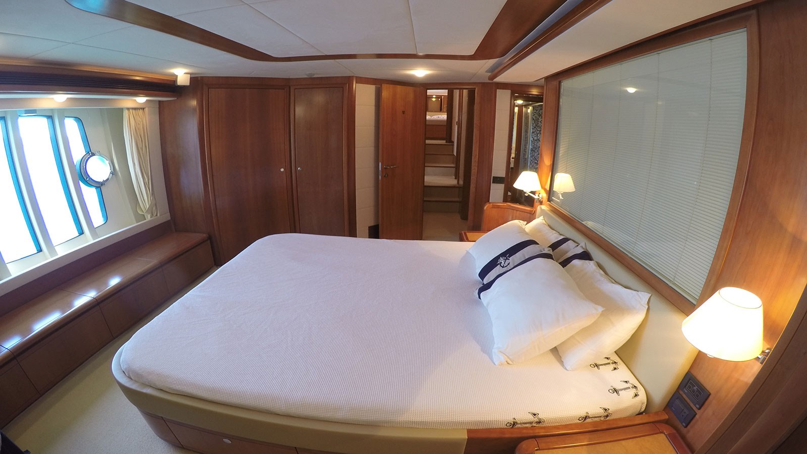 Ferretti Motor Yacht QUIT For Sale