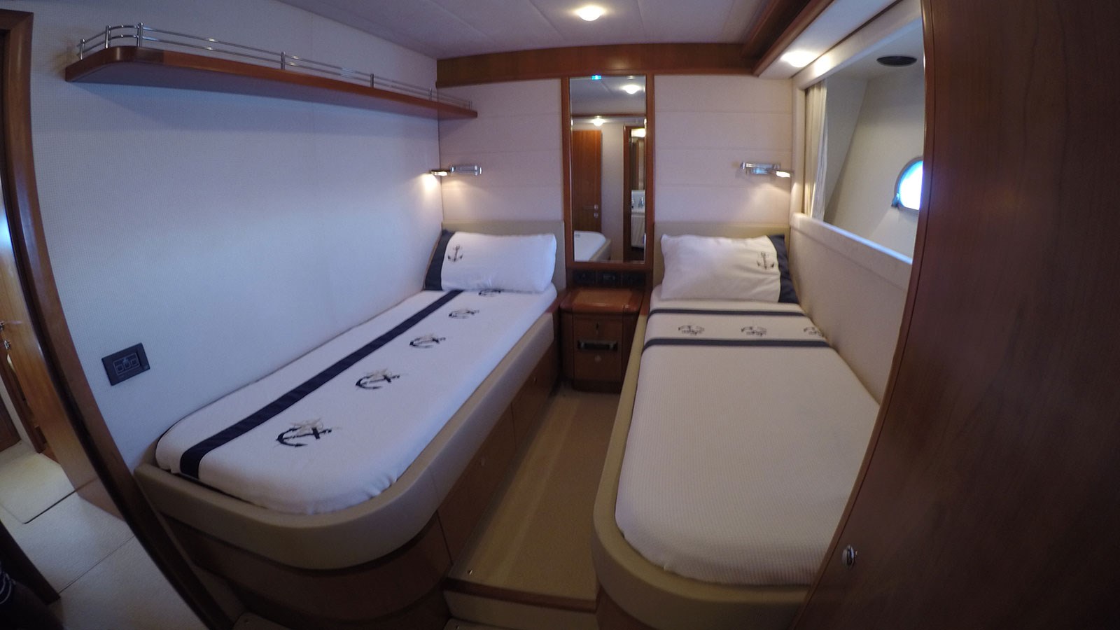 Ferretti Motor Yacht QUIT For Sale