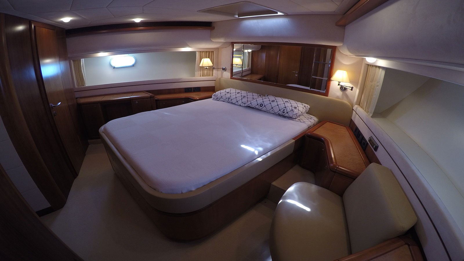Ferretti Motor Yacht QUIT For Sale