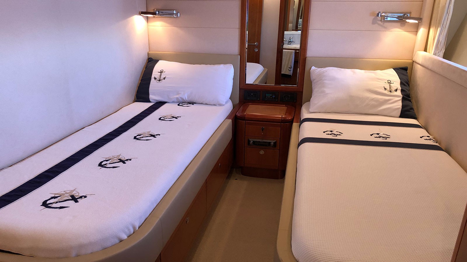 Ferretti Motor Yacht QUIT For Sale