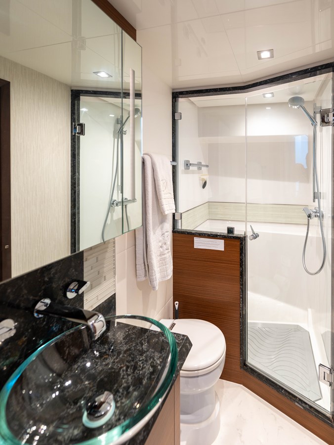 Ocean Alexander Motor Yacht Sub-Par For Sale